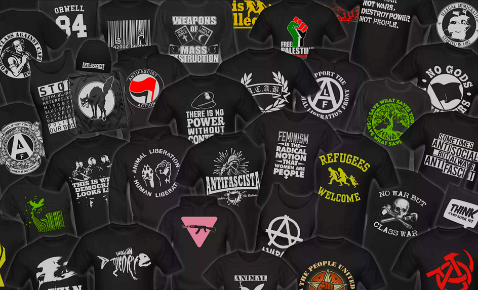 Un collage de tee-shirts noirs affichant divers slogans politiques et logos militants, comme 'No Gods No Masters', des symboles anarchistes, et des messages pro-égalité et anti-guerre.
